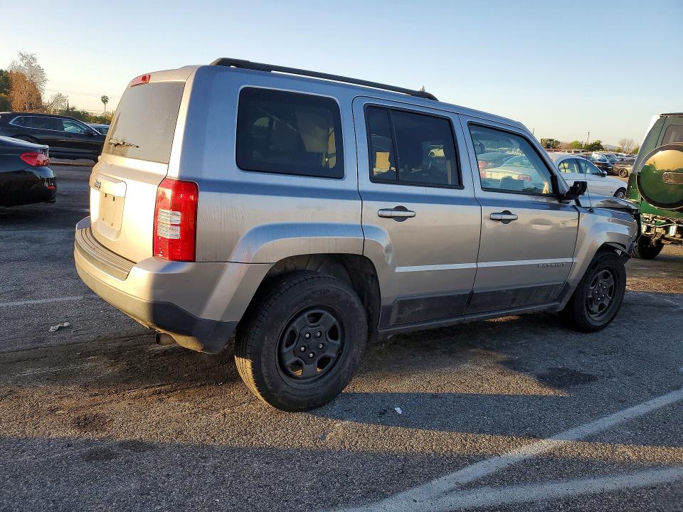 Photo 3 from auction – 2017 JEEP PATRIOT with VIN 1C4NJPBB0HD121349