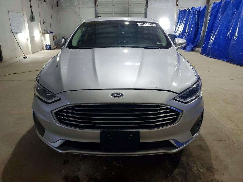 Photo 5 from auction – 2019 FORD FUSION with VIN 3FA6P0CD3KR271454