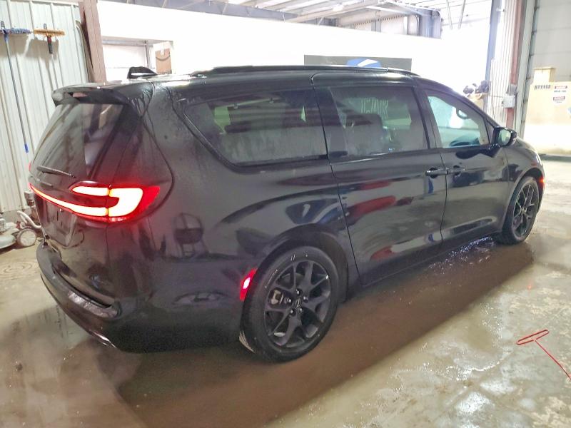 Photo 3 from auction – 2025 CHRYSLER PACIFICA L with VIN 2C4RC1GG5SR522042