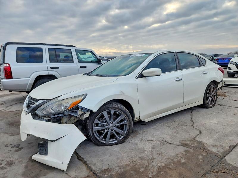 NISSAN ALTIMA SR 2018 with VIN 1N4AL3AP4JC239355 - Photo from auction