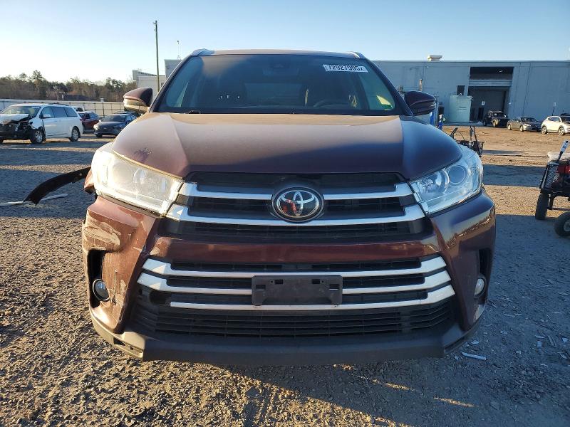 Photo 5 from auction – 2019 TOYOTA HIGHLANDER with VIN 5TDJZRFH1KS716160