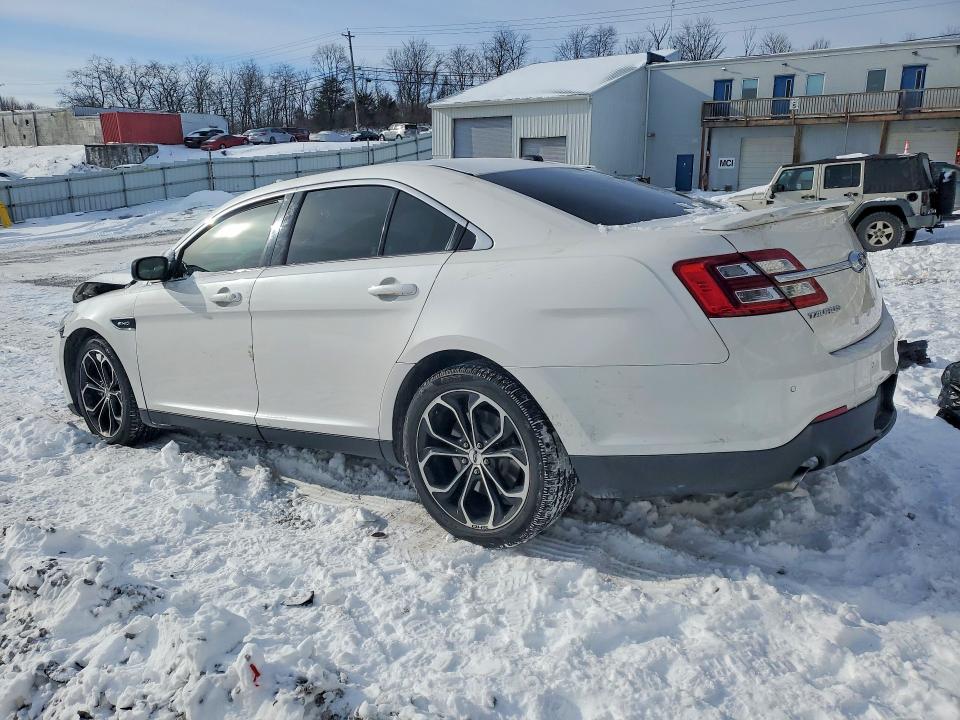 Photo 2 from auction – 2015 FORD TAURUS SHO with VIN 1FAHP2KTXFG163181