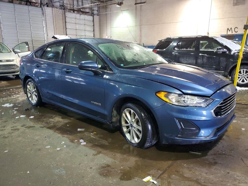 Photo 4 from auction – 2019 FORD FUSION with VIN 3FA6P0LUXKR196672