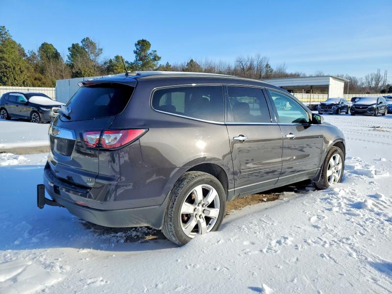 Photo 3 from auction – 2017 CHEVROLET TRAVERSE with VIN 1GNKRGKDXHJ204017