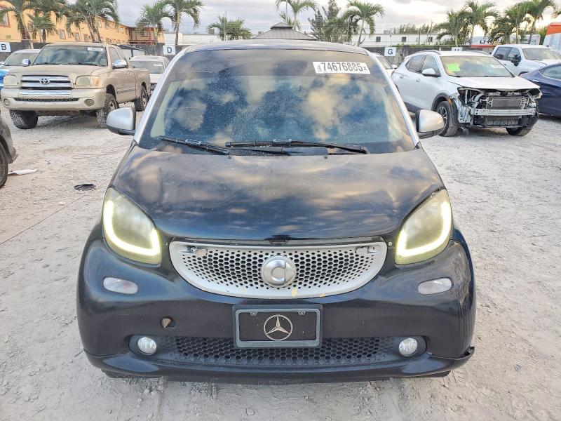 Photo 5 from auction – 2016 SMART FORTWO with VIN WMEFJ5DA1GK077614