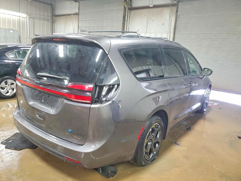 Photo 3 from auction – 2021 CHRYSLER PACIFICA with VIN 2C4RC1S72MR584234