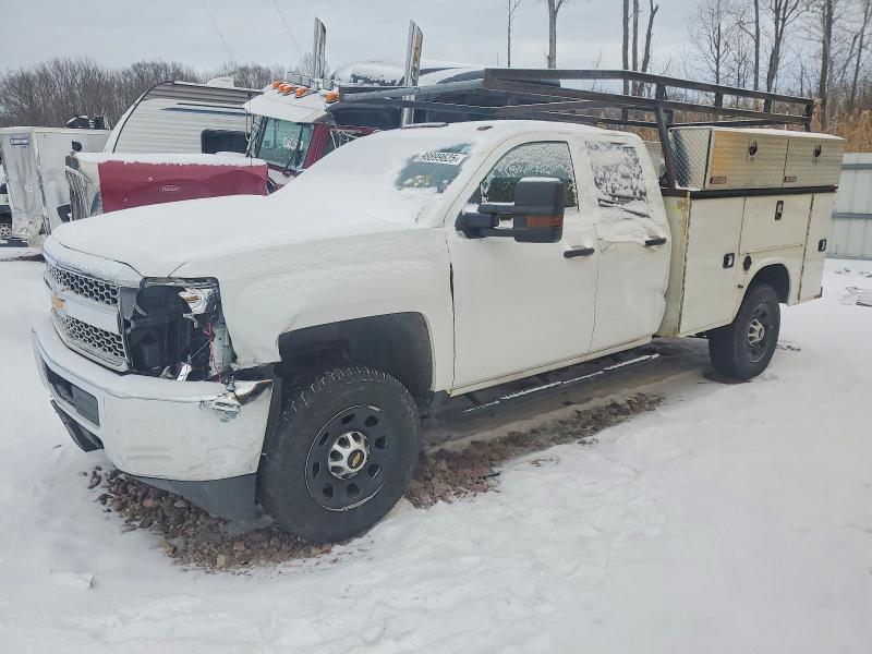 CHEVROLET SILVERADO 2019 with VIN 2GB2KREG7K1174012 - Photo from auction