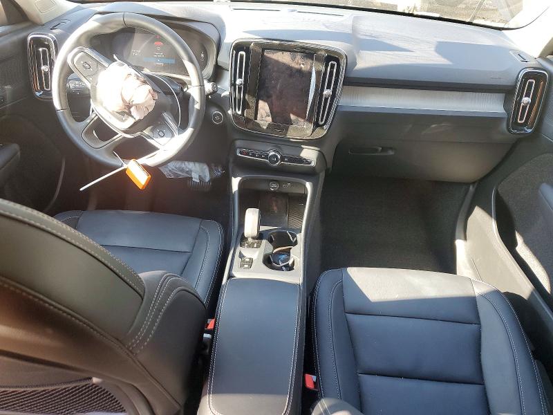 Photo 8 from auction – 2025 VOLVO XC40 with VIN YV4L12UJ8S2465400