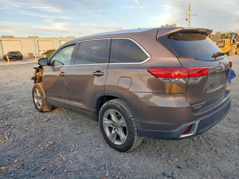 Photo 2 from auction – 2017 TOYOTA HIGHLANDER with VIN 5TDYZRFH1HS234327