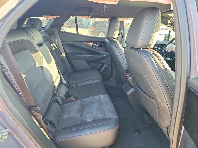 Photo 11 from auction – 2024 CHEVROLET BLAZER with VIN 3GNKDCRJ0RS183178