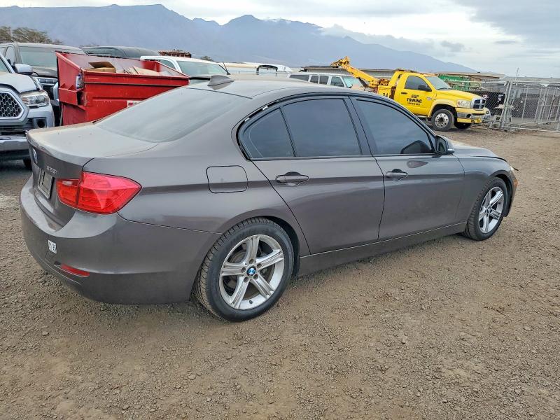 Photo 3 from auction – 2013 BMW 328 with VIN WBA3A5C58DF600263