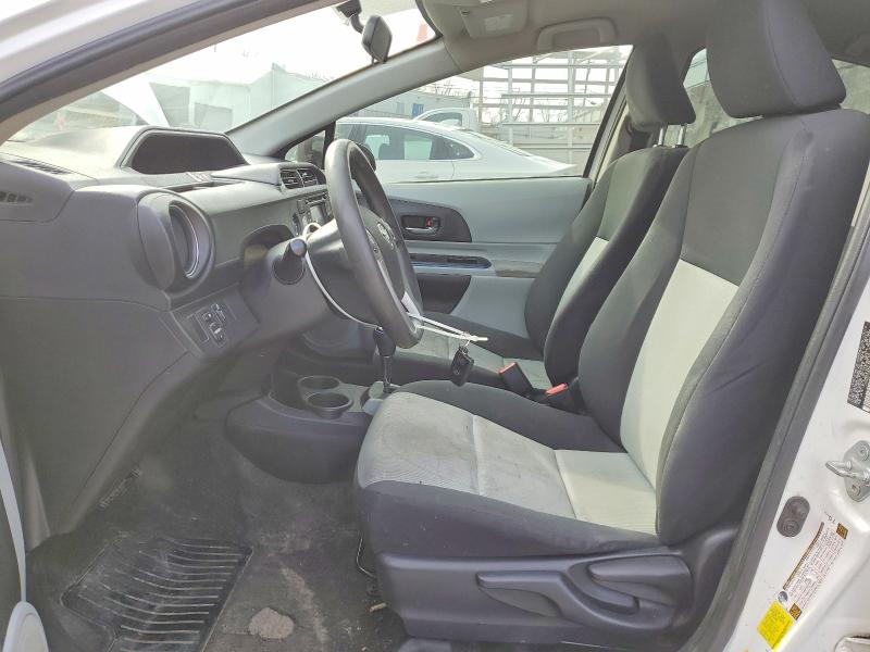 Photo 7 from auction – 2013 TOYOTA PRIUS C with VIN JTDKDTB32D1549656