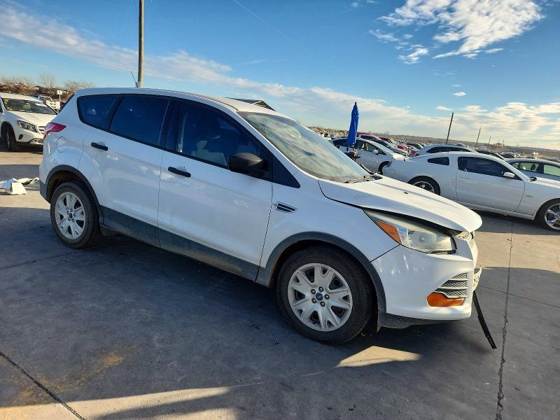 Photo 4 from auction – 2016 FORD ESCAPE S with VIN 1FMCU0F77GUA09573
