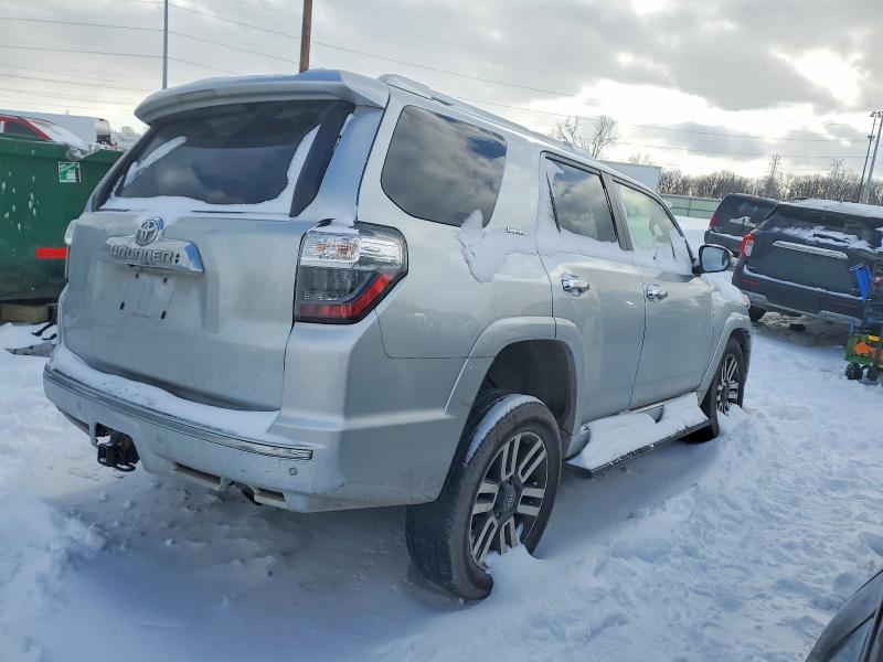 Photo 3 from auction – 2014 TOYOTA 4RUNNER with VIN JTEBU5JR8E5168448