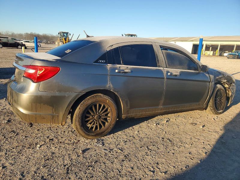 Photo 3 from auction – 2013 CHRYSLER 200 TOURIN with VIN 1C3CCBBG5DN766331