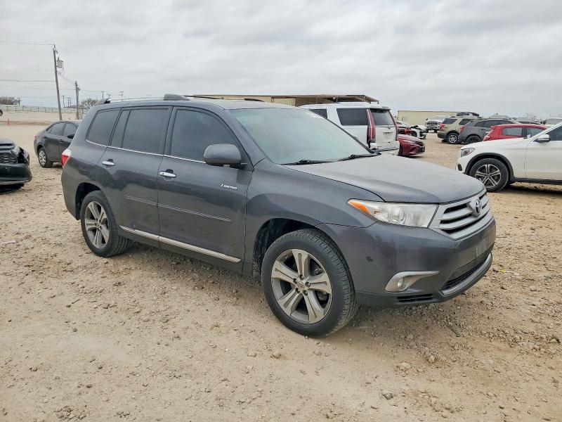 Photo 4 from auction – 2013 TOYOTA HIGHLANDER with VIN 5TDDK3EH1DS216129