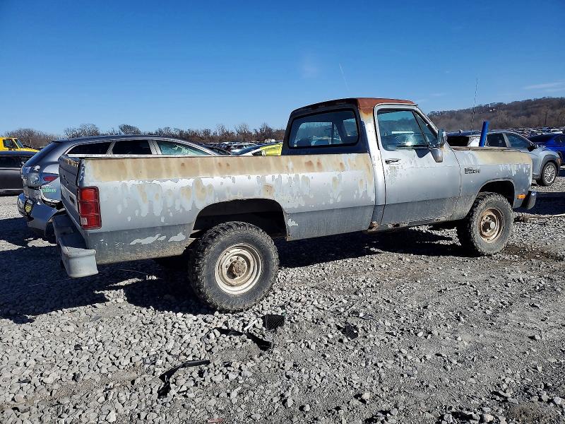 Снимка 3 от търг – 1991 DODGE W-SERIES W с VIN 1B7KM26Z9MS339767