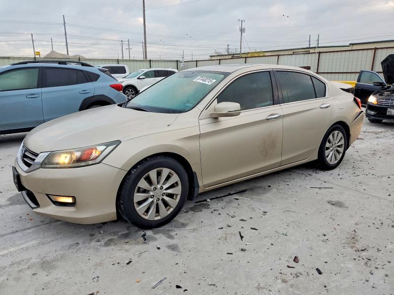 HONDA ACCORD EXL 2015 z numerem VIN 1HGCR2F85FA154641 - Zdjęcie z aukcji