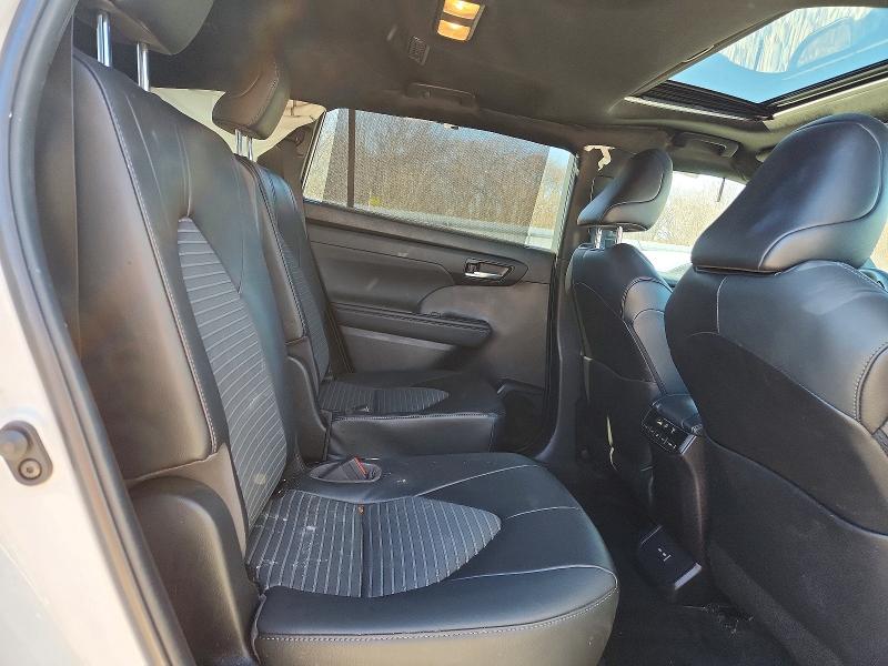 Photo 11 from auction – 2023 TOYOTA HIGHLANDER with VIN 5TDKDRAH1PS006399