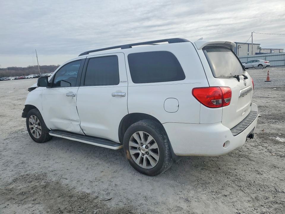 Photo 2 from auction – 2013 TOYOTA SEQUOIA with VIN 5TDJY5G19DS090888