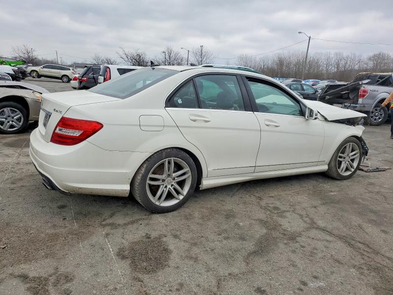 Photo 3 from auction – 2012 MERCEDES-BENZ C with VIN WDDGF8BB5CA630269