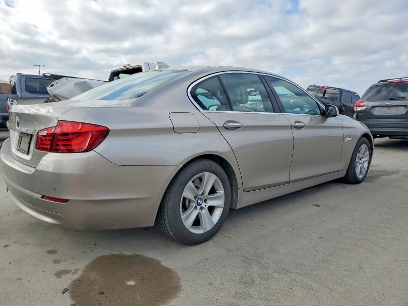 Photo 3 from auction – 2011 BMW 528 I with VIN WBAFR1C59BC260117