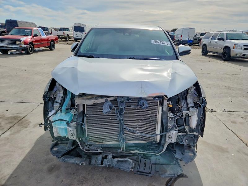Photo 5 from auction – 2018 TOYOTA HIGHLANDER with VIN 5TDZZRFH5JS250752