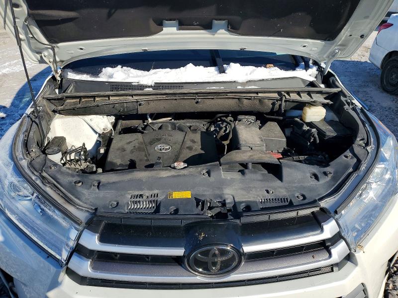Photo 12 from auction – 2018 TOYOTA HIGHLANDER with VIN 5TDJZRFHXJS865889