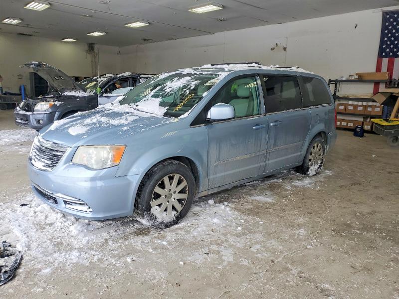 CHRYSLER TOWN & COU 2013 with VIN 2C4RC1BG0DR653177 - Photo from auction
