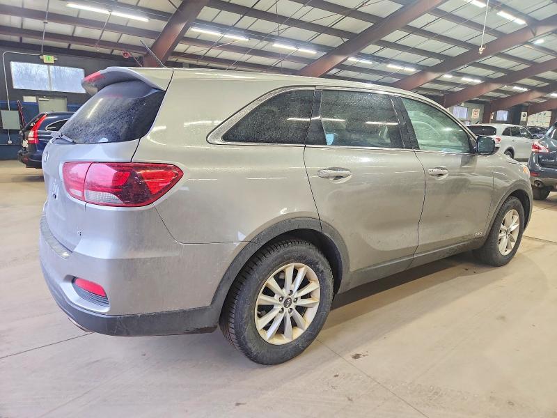 Photo 3 from auction – 2019 KIA SORENTO LX with VIN 5XYPGDA53KG482309