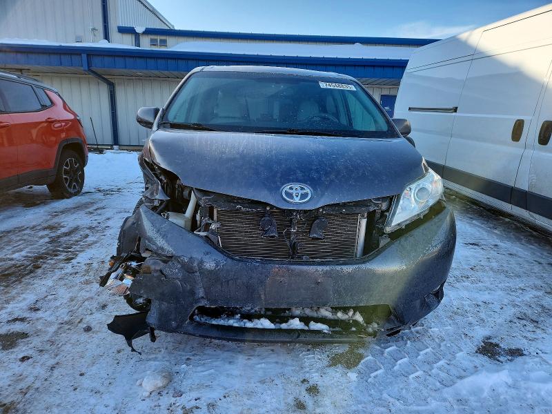 Photo 5 from auction – 2011 TOYOTA SIENNA XLE with VIN 5TDYK3DC7BS053121