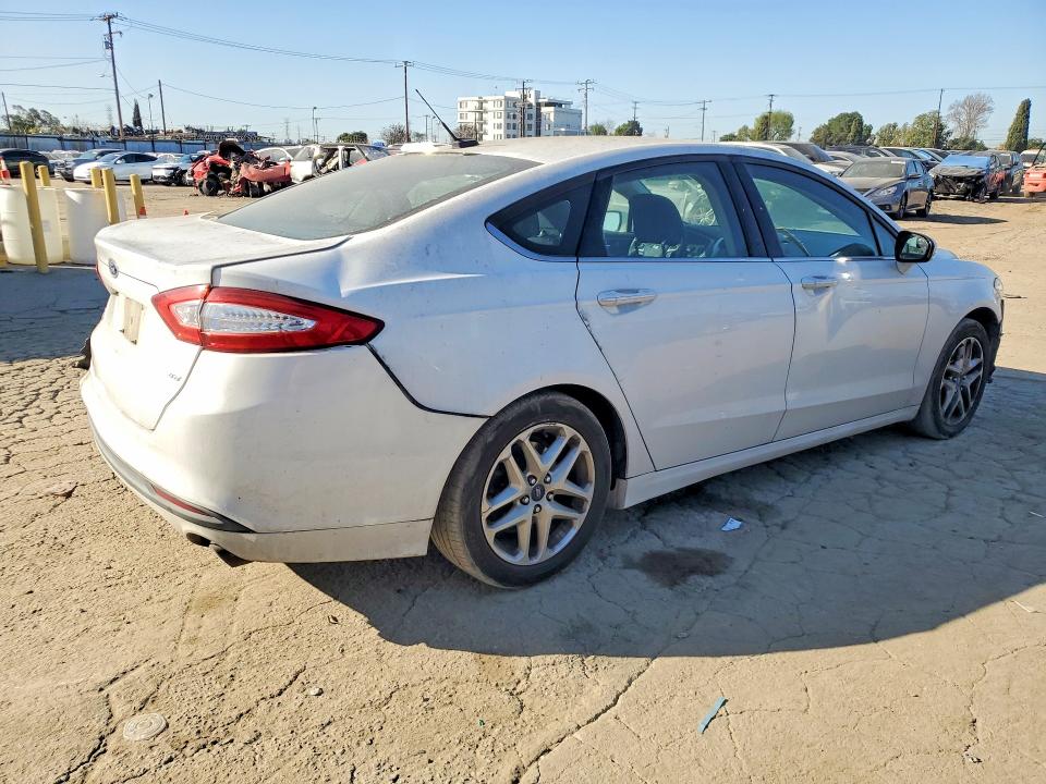 Photo 3 from auction – 2014 FORD FUSION SE with VIN 3FA6P0H7XER284838