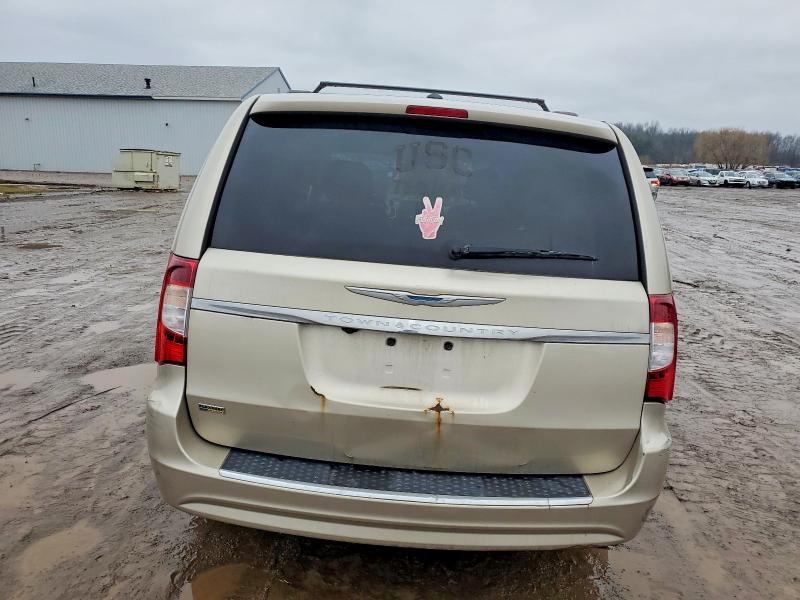 Photo 6 from auction – 2014 CHRYSLER TOWN & COU with VIN 2C4RC1BG1ER343542