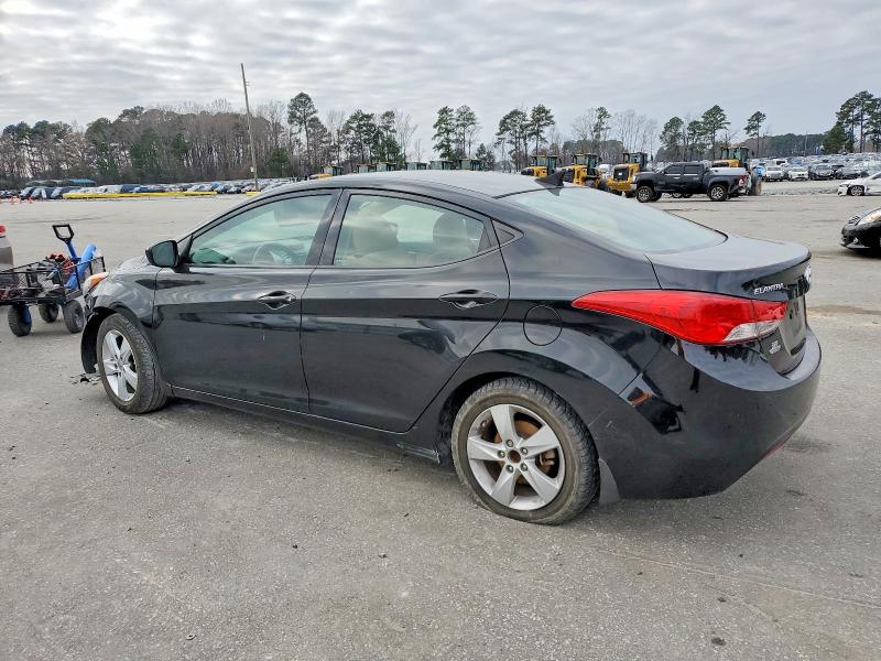Photo 2 from auction – 2013 HYUNDAI ELANTRA with VIN 5NPDH4AE8DH413756