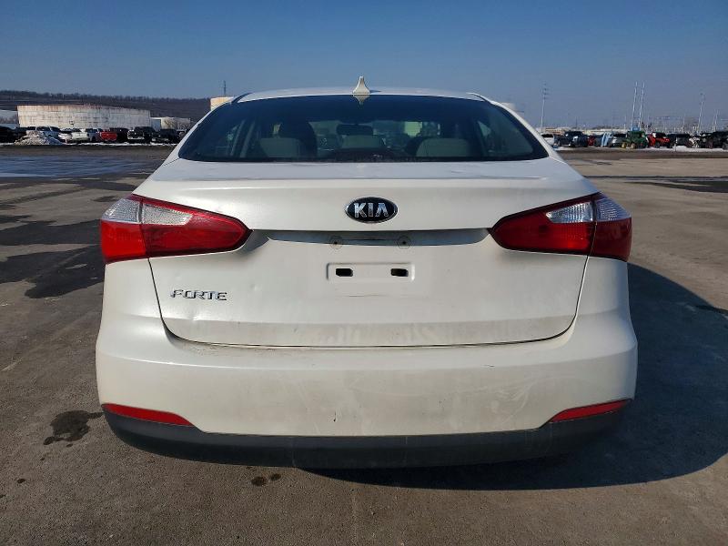 Foto 6 de la subasta – 2016 KIA FORTE con VIN KNAFX4A66G5439309