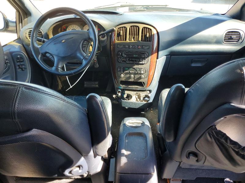 Photo 8 from auction – 2001 CHRYSLER TOWN & COU with VIN 2C4GP54L71R404688