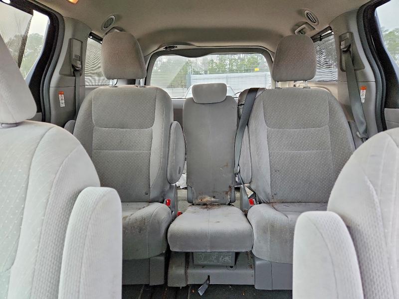 Photo 10 from auction – 2018 TOYOTA SIENNA LE with VIN 5TDKZ3DCXJS960073
