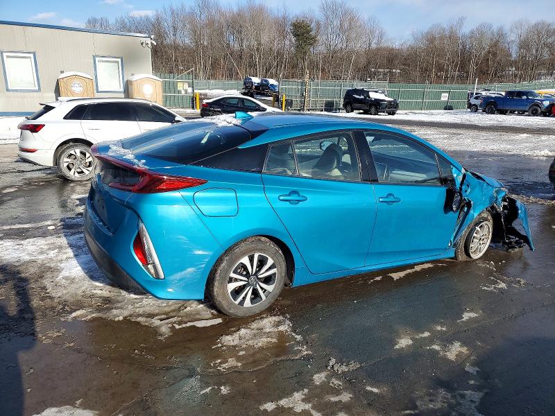 Photo 3 from auction – 2017 TOYOTA PRIUS PRIME with VIN JTDKARFP4H3049288
