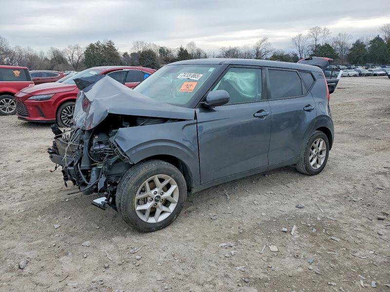 KIA SOUL LX 2021 with VIN KNDJ23AUXM7765621 - Photo from auction