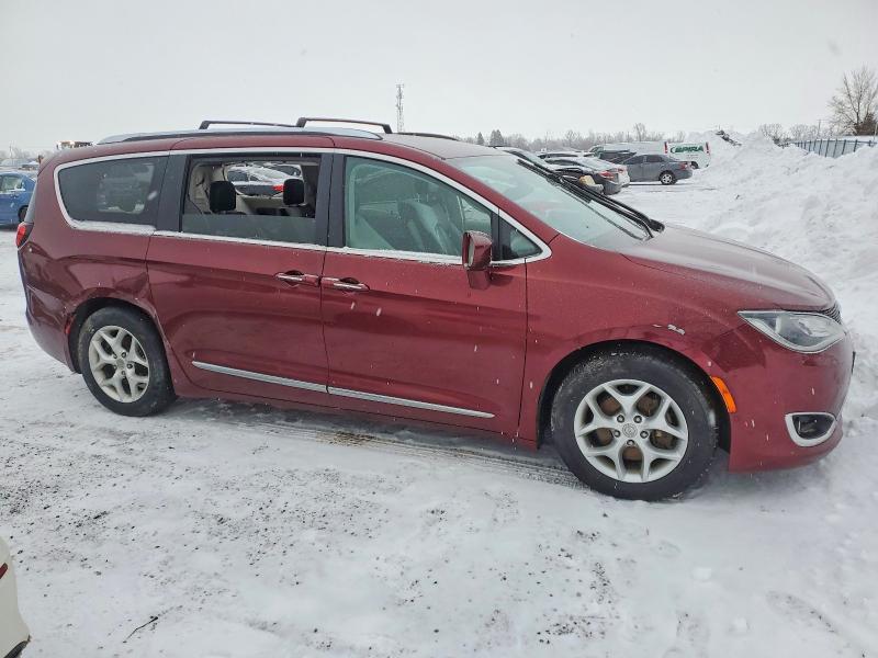 Photo 4 from auction – 2017 CHRYSLER PACIFICA T with VIN 2C4RC1EG6HR513300