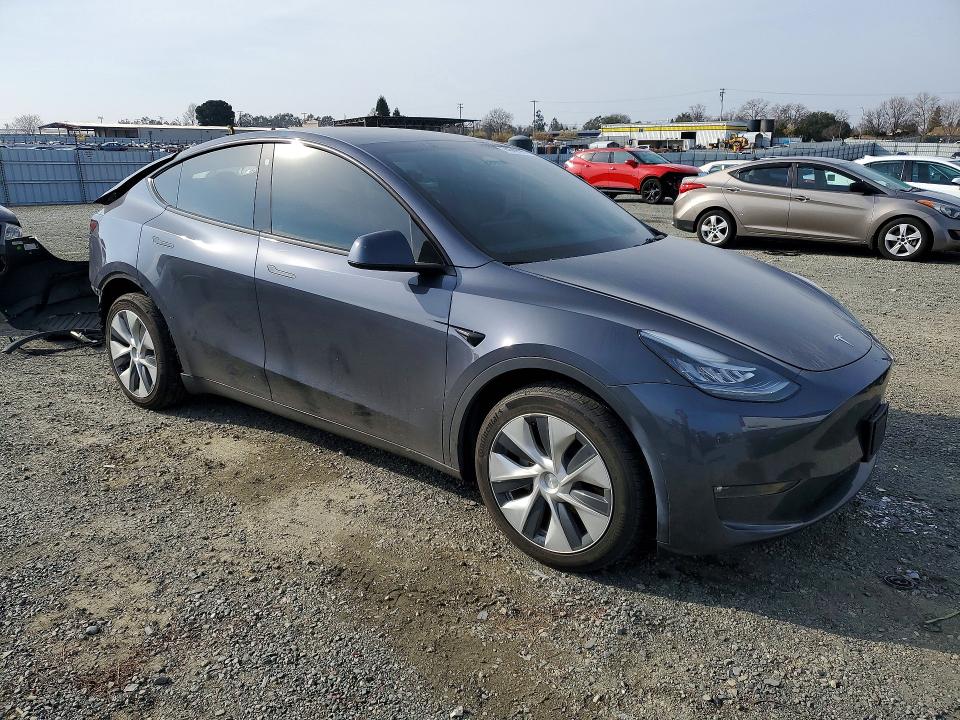 Photo 4 from auction – 2022 TESLA MODEL Y with VIN 7SAYGDEE0NF570960