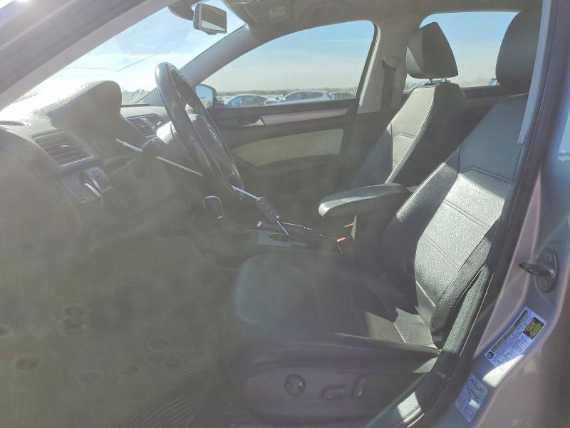 Photo 7 from auction – 2014 VOLKSWAGEN PASSAT with VIN 1VWBN7A30EC099739