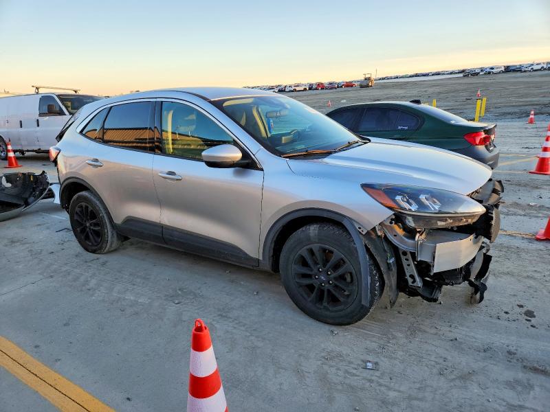 Photo 4 from auction – 2020 FORD ESCAPE with VIN 1FMCU9G60LUB90472