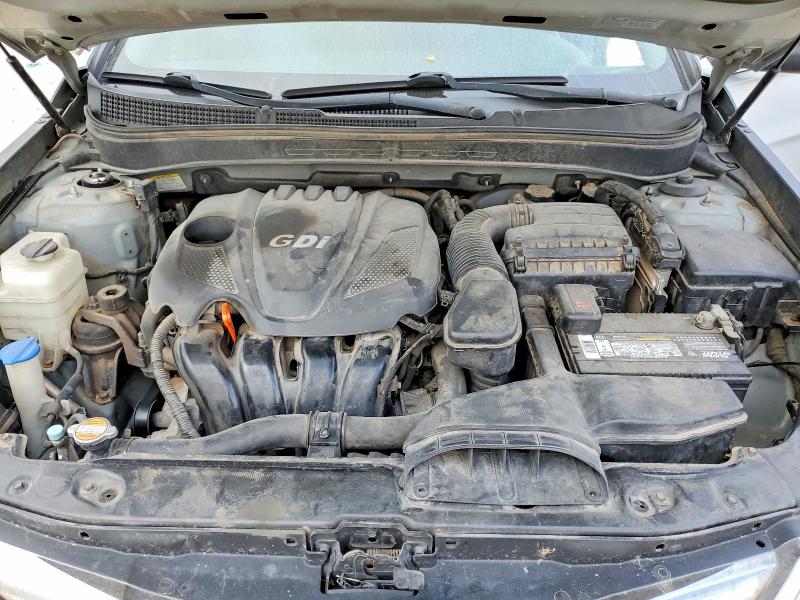 Photo 11 from auction – 2011 HYUNDAI SONATA with VIN 5NPEC4AC2BH142160