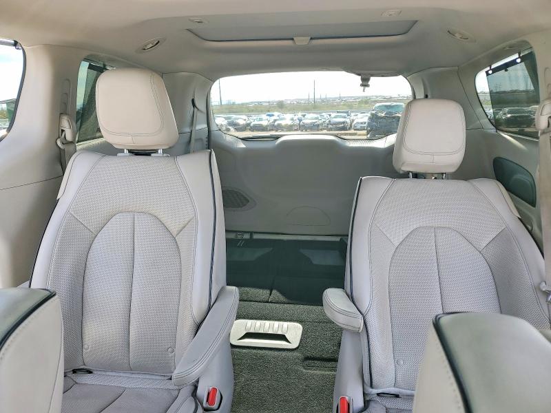 Photo 10 from auction – 2017 CHRYSLER PACIFICA E with VIN 2C4RC1N79HR797604
