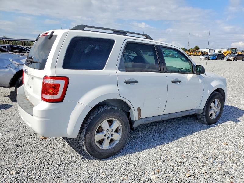 Photo 3 from auction – 2012 FORD ESCAPE XLT with VIN 1FMCU0D77CKC69674