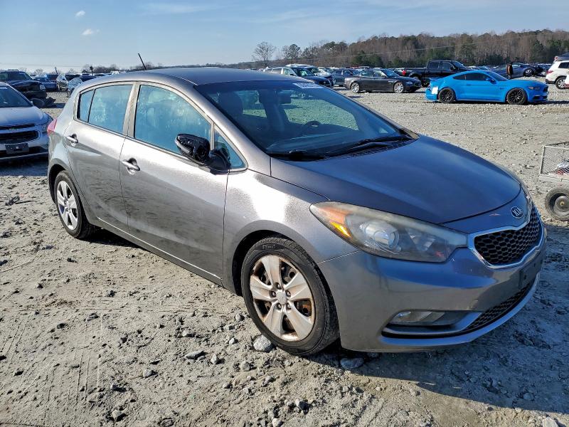 Photo 4 from auction – 2016 KIA FORTE LX with VIN KNAFK5A8XG5635596