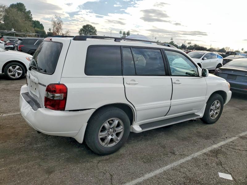 Photo 3 from auction – 2006 TOYOTA HIGHLANDER with VIN JTEDP21A360123781