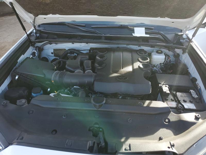 Photo 11 from auction – 2024 TOYOTA 4RUNNER with VIN JTEMU5JR3R6260866