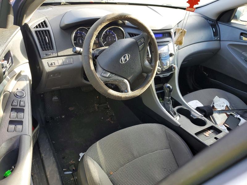 Photo 8 from auction – 2011 HYUNDAI SONATA with VIN 5NPEB4AC3BH142624